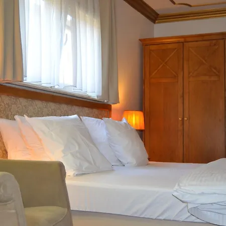 Hotel The Lord 2*
