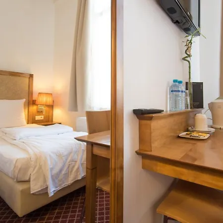 Отель The Lord 2*