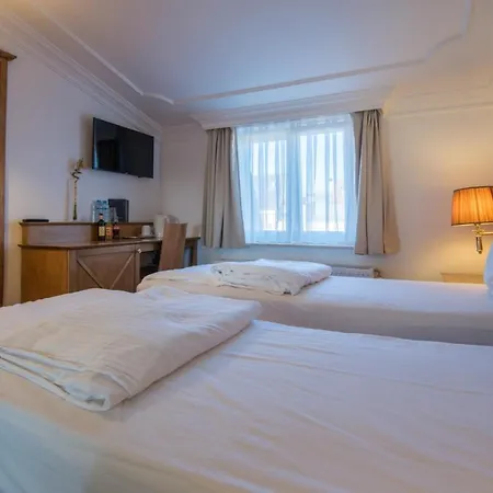 Отель The Lord Гент